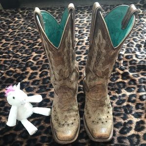 Corral boots